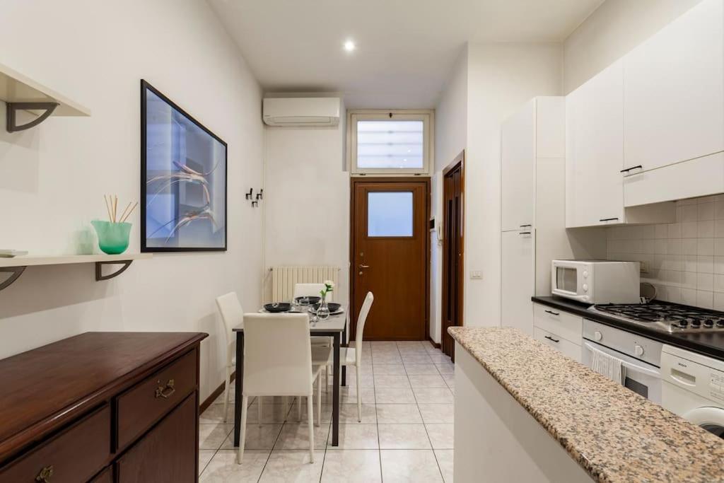 Luxury Loft On The Duomo Wifi & Netflix Apartment Milan Bagian luar foto